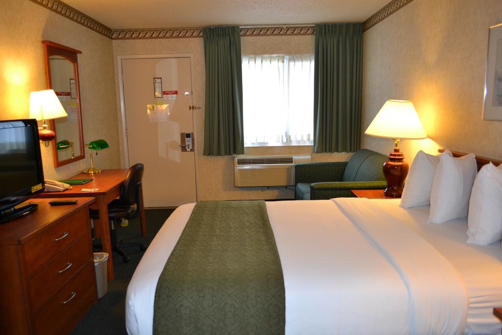 Quality Inn & Suites Silicon Valley Santa Clara Ngoại thất bức ảnh